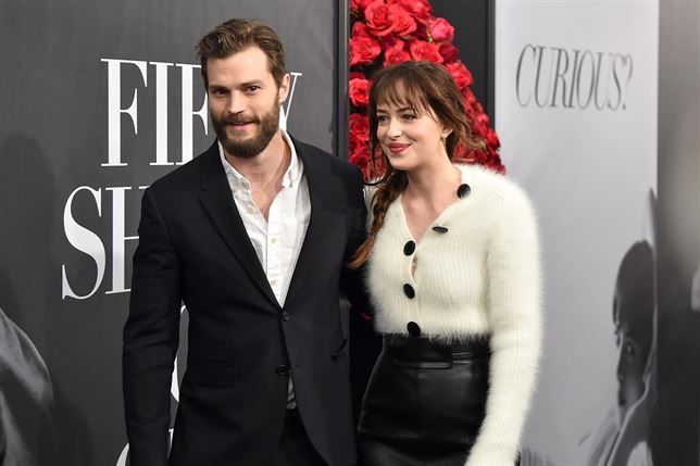 Jamie Dornan y Dakota Johnson deslumbran antes del estreno '50 sombras de Grey'