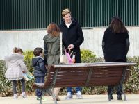 Fernando Torres, un auténtico padrazo con sus pequeños en el cole