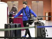 Miguel Ángel Silvestre se 'pasa con el equipaje' en su último viaje