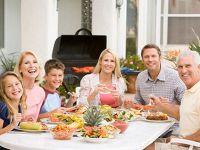 ¿Comer en familia es más saludable?