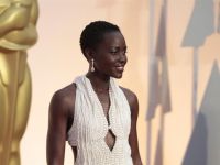 Lupita Nyong'o, 6.000 perlas para vestir su cuerpo en los Oscar 2015