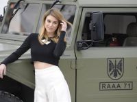 Blanca Suárez, espectacular en la presentación de 'Los nuestros'