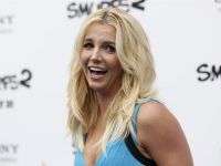A Britney Spears se le cae el pelo en pleno concierto en Las Vegas