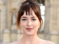 Dakota Johnson pide más dinero por la segunda de '50 Sombras de Grey'