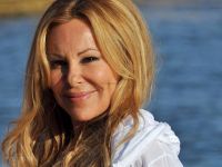 Ana Obregón, celebramos sus 60 años con sus posados veraniegos...