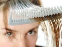 Cómo eliminar la caspa con remedios naturales