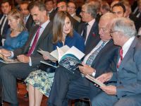 Los Reyes homenajean a Camilo José Cela