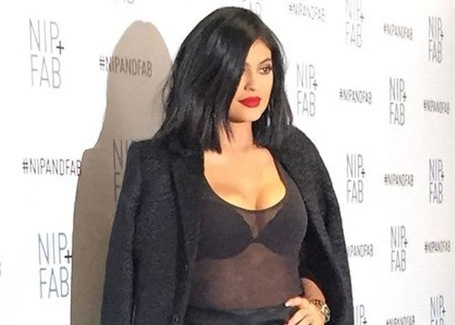 Kylie Jenner tras los pasos de su hermana Kim Kardashian