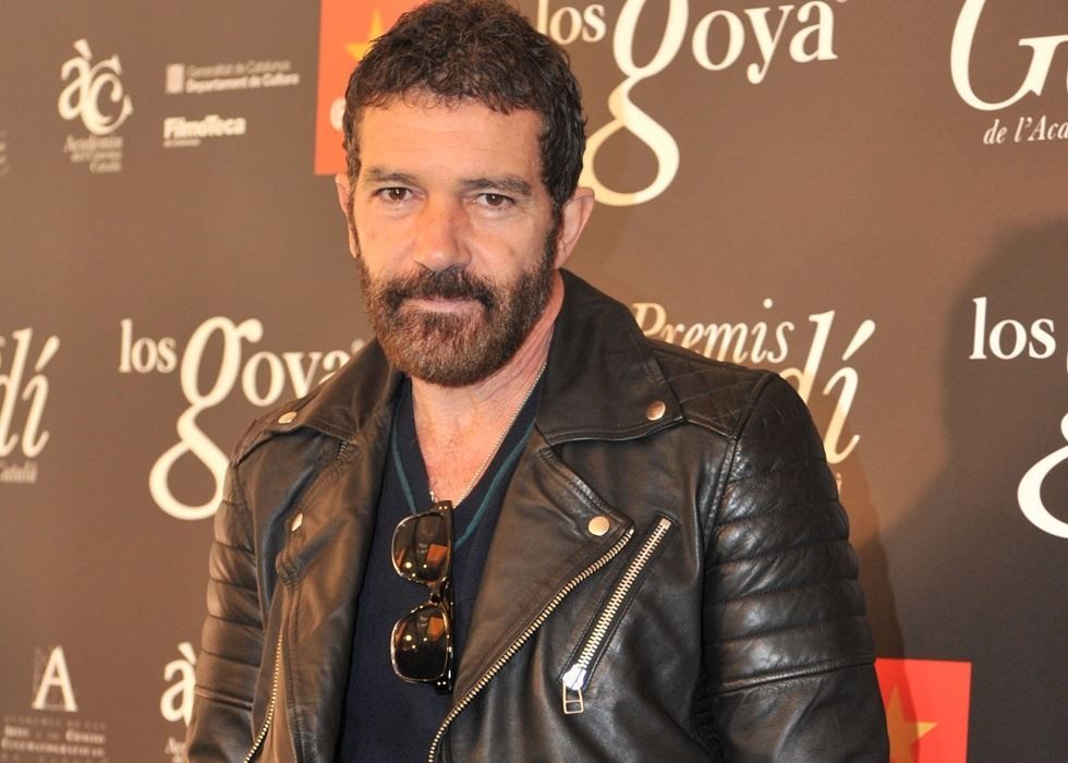 Antonio Banderas vive su segunda juventud junto a Nicole Kimpel