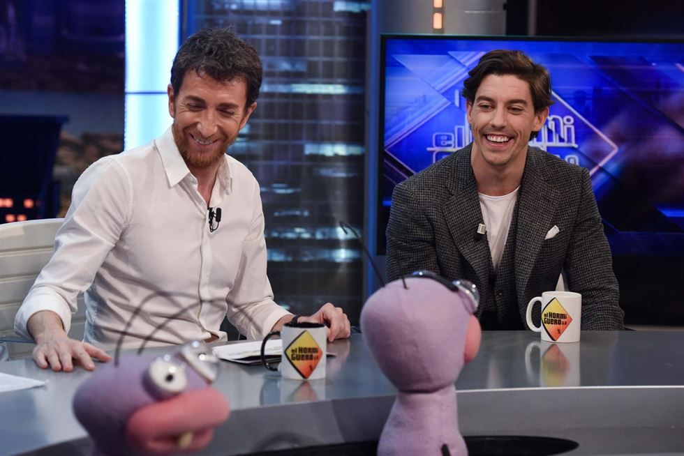 Adrián Lastra, entre lo nuevo de Velvet, la calistenia y el tartamudeo en 'El Hormiguero'