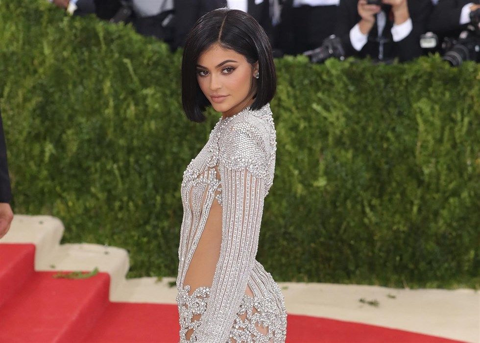 Kylie Jenner celebra sus 19 con un impresionante cambio de look