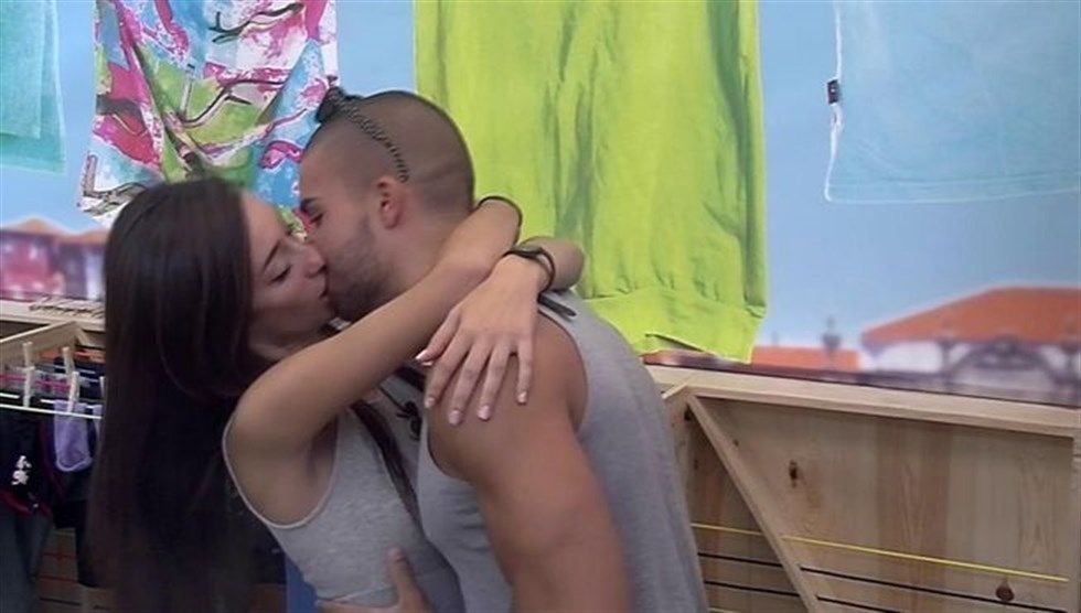 Adara y Pol protagonizan el primer edredoning de 'Gran Hermano 17'